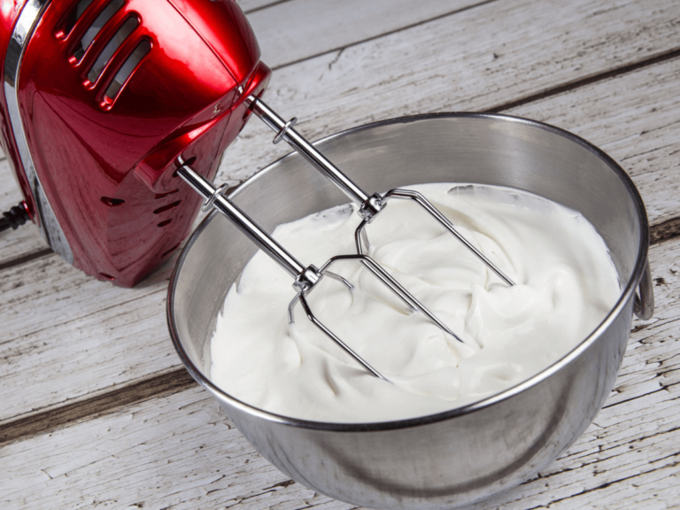 What Is The Difference Between Dairy and Non Dairy Whipping Cream